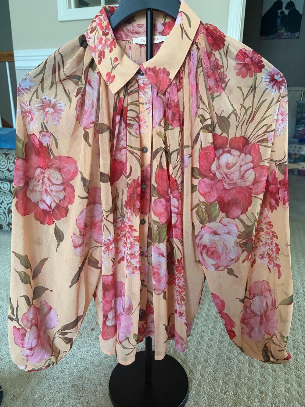 Olivaceous Peach Floral Pleated Button-Front Blouse